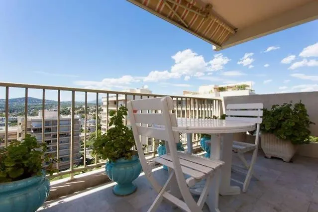 公寓 Luxury Vintage Rooftop 昂蒂布